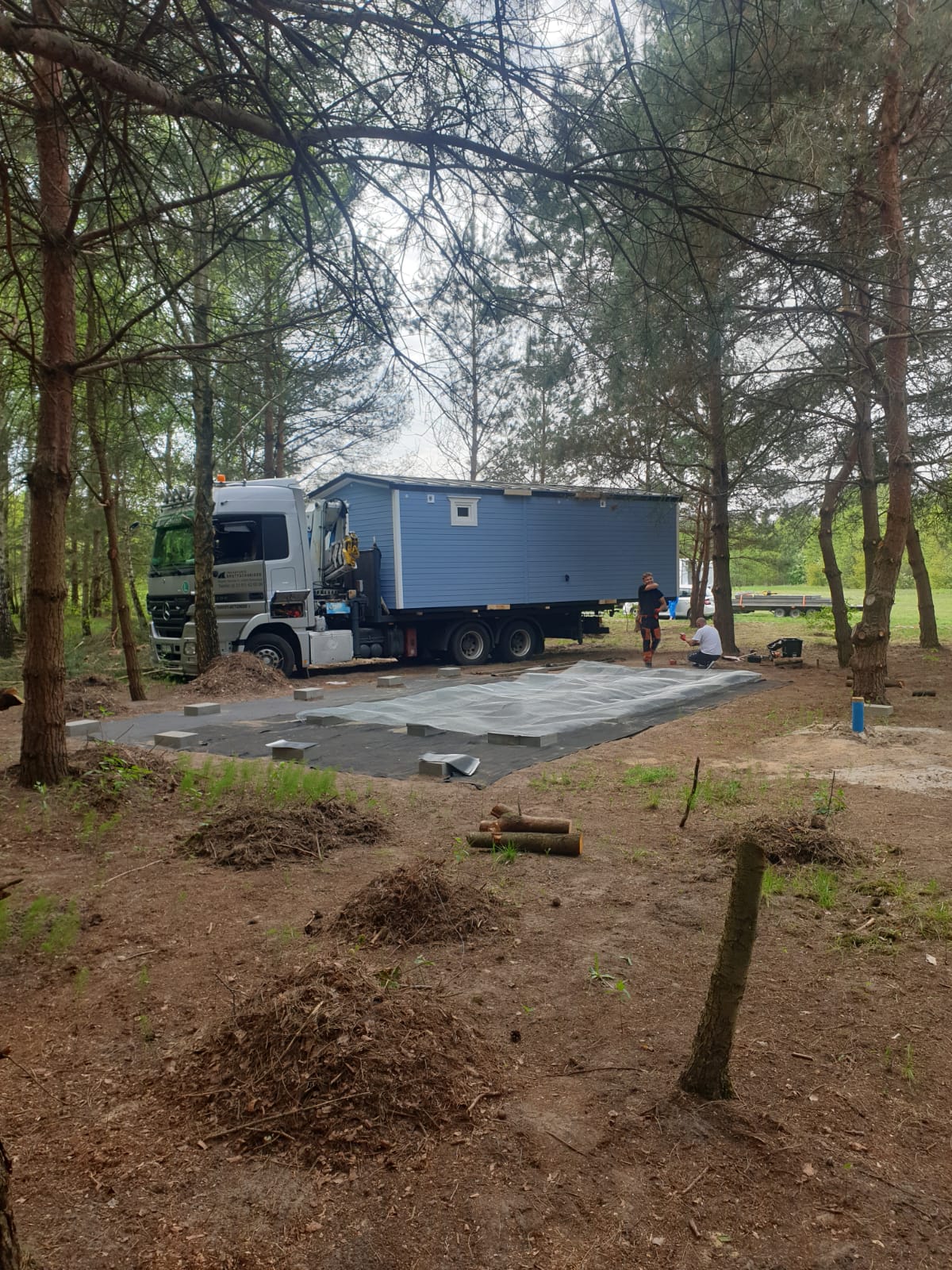 Salon z drzwiami tarasowymi