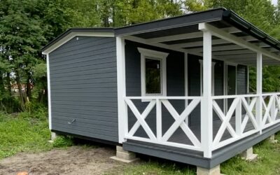 Dom drewniany całoroczny 25 m² z tarasem 16 m² w DOmaniowie koło Radomia